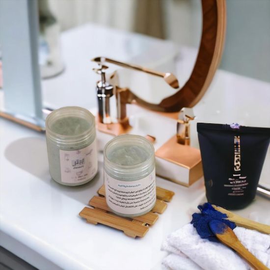 صورة ماسك النيلة والكركم للوجه