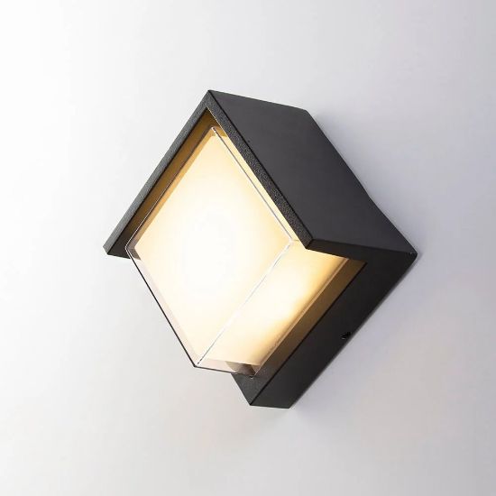 صورة جدارى خارجى سور مربع وزجاج 5وات         