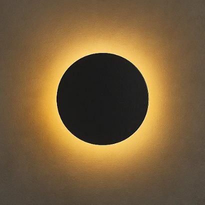 صورة جدارى خارجى اسود  دائر لون الانارة اصفر 5 واط