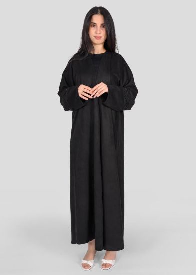 صورة عباية شامواه شتوية مفتوحة بتطريز على الاكمام