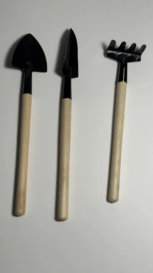 صورة أدوات زراعة