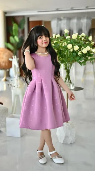 صورة فستان بناتي وردي مزخرف