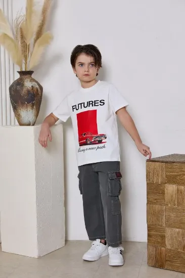 صورة تيشيرت ابيض بطباعه سياره كلاسيك