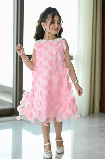 صورة فستان سهرات لحمي قلاب ابيض