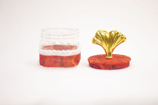 صورة علب بلاستيك للمكسرات