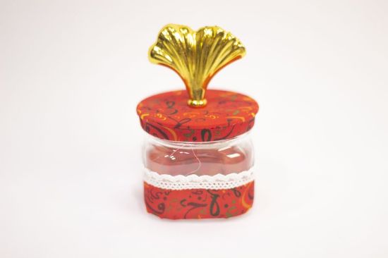 صورة علب بلاستيك للمكسرات