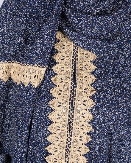 صورة شرشف صلاة نسائي مع غطاء رأس