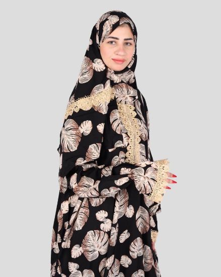 صورة شرشف صلاة نسائي بتصميم دانتيل