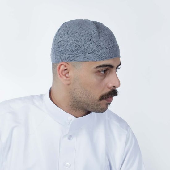 صورة طاقية رجالي لون رمادي فاتح