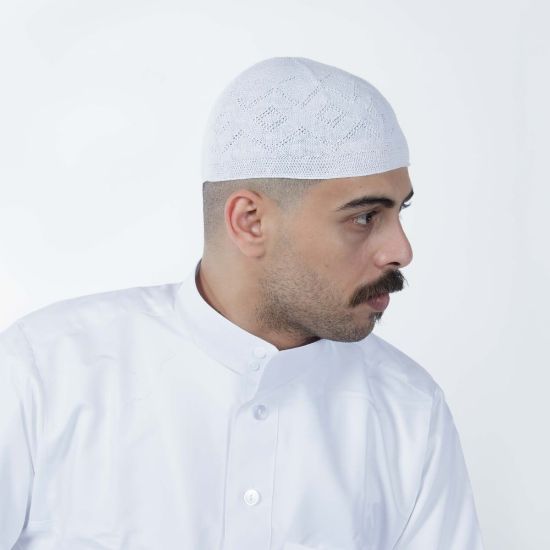 صورة طاقية رجالي لون أبيض