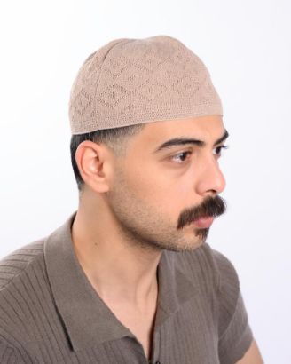 صورة طاقية رجالي لون بيج