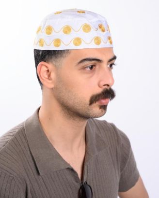 صورة طاقية زري ذهبية