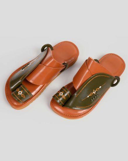 صورة نعال رجالي بتصميم انيق