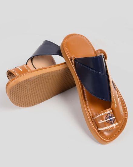 صورة نعال شرقي ولادي بتصميم عصري