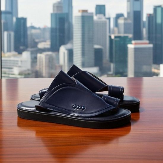 صورة نعال شرقي جلد لون كحلي