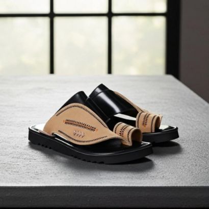 صورة نعال رجالي بيج و اسود