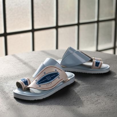 صورة نعال رجالي شرقي بجلد فاخر