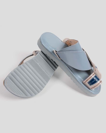 صورة نعال رجالي شرقي بجلد فاخر